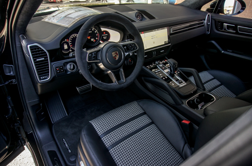 Overkill: Porsche Cayenne with Louis Vuitton Interior - GTspirit