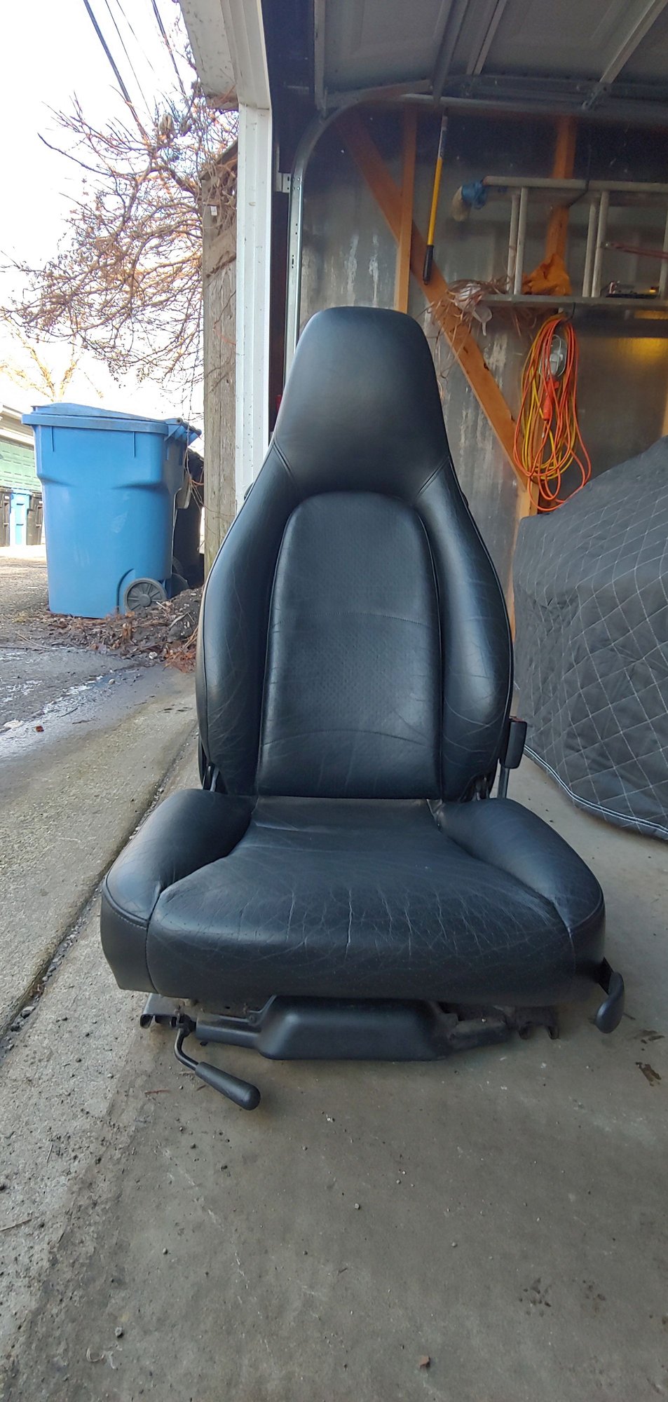 1995 Porsche 911 - 993 Front Black Partial Leather Seats - Used - VIN WP0AA2998TS322747 - Chicago, IL 60625, United States