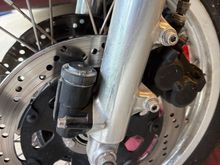 Detail of the BMW needing Suzuki calipers 86-87 GSX-R750