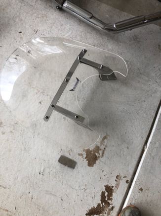 windshield (comes with mounting hardware)