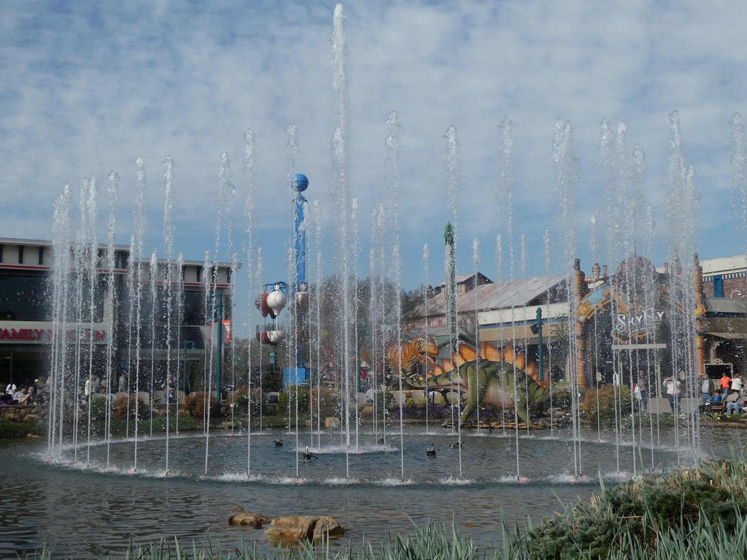 Dancing fountain waters
