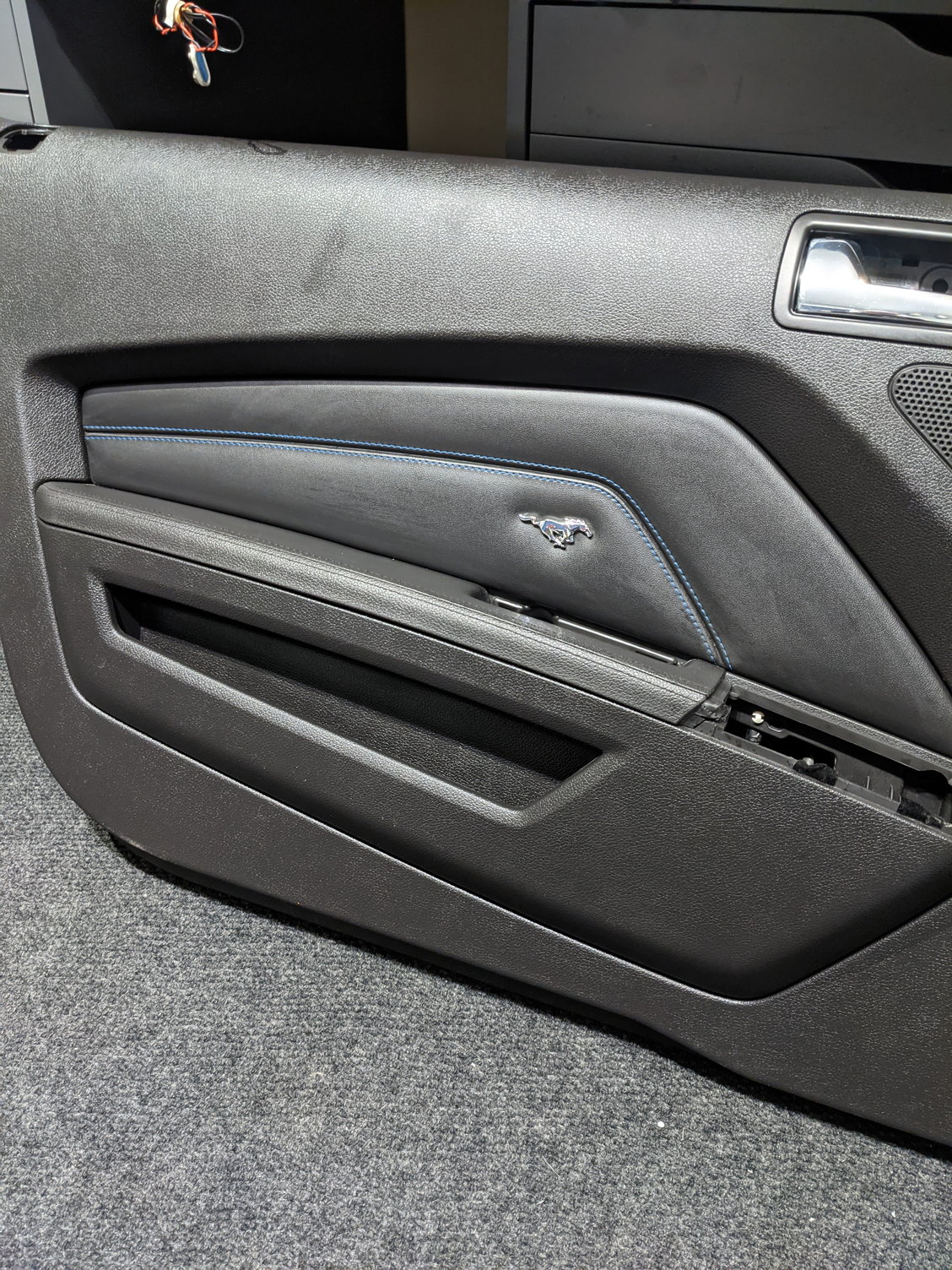 2014 mustang door panel