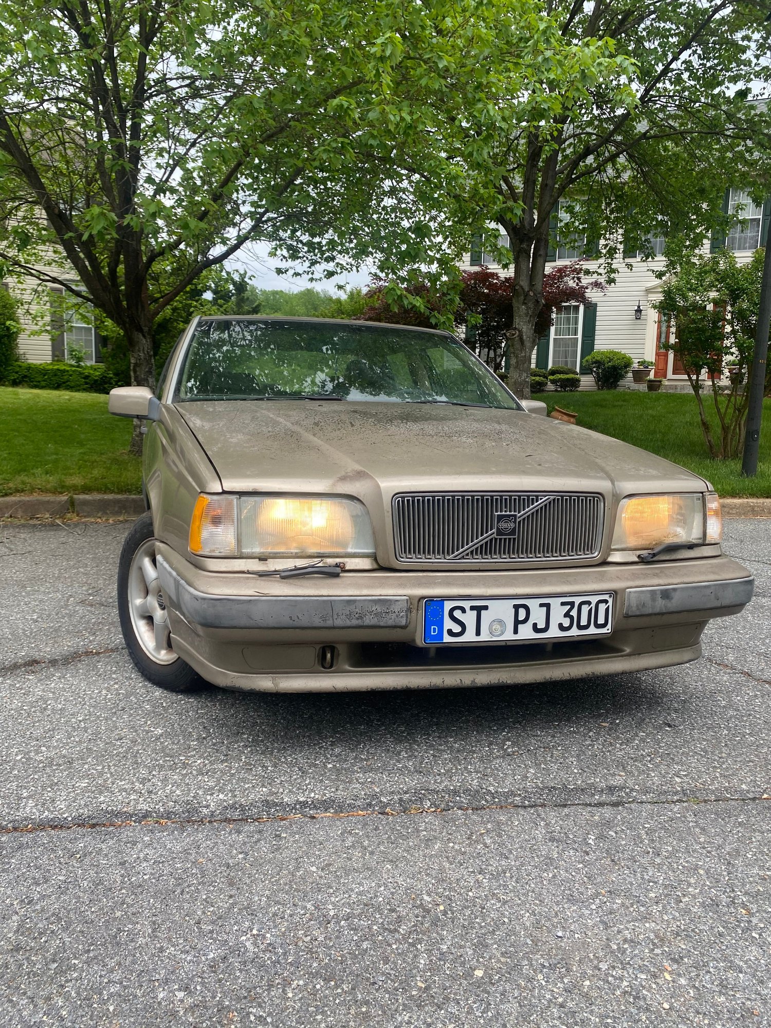 1993 Volvo 850 - 1993 Volvo 850 GLT - Used - VIN YVILS5502P2091858 - 122,872 Miles - 5 cyl - 2WD - Automatic - Sedan - Gold - Glenn Dale, MD 20706, United States