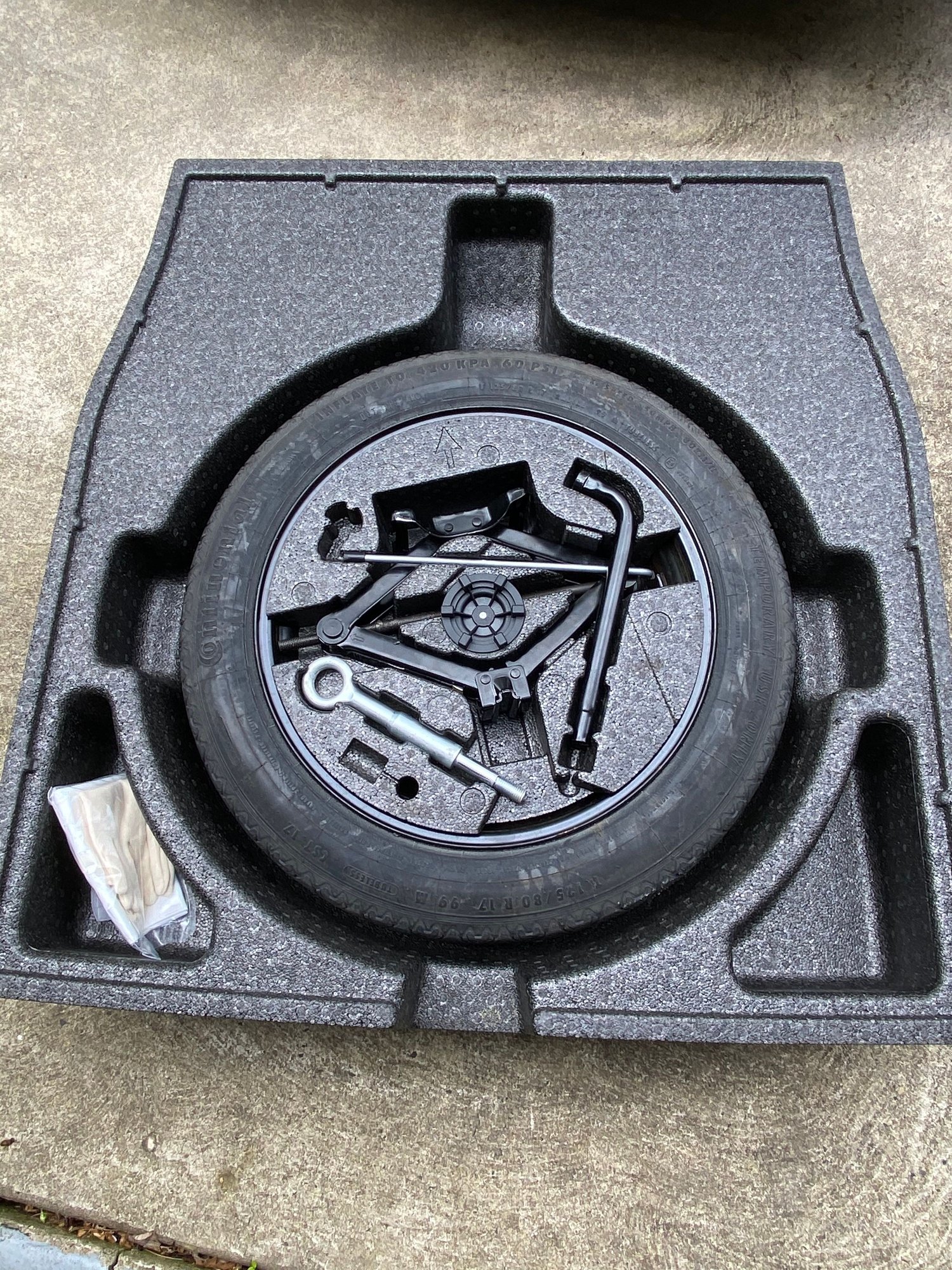 Wheels and Tires/Axles - Spare Tire Kit - Used - 2015 to 2018 Volvo S60 - Abington, PA 19001, United States