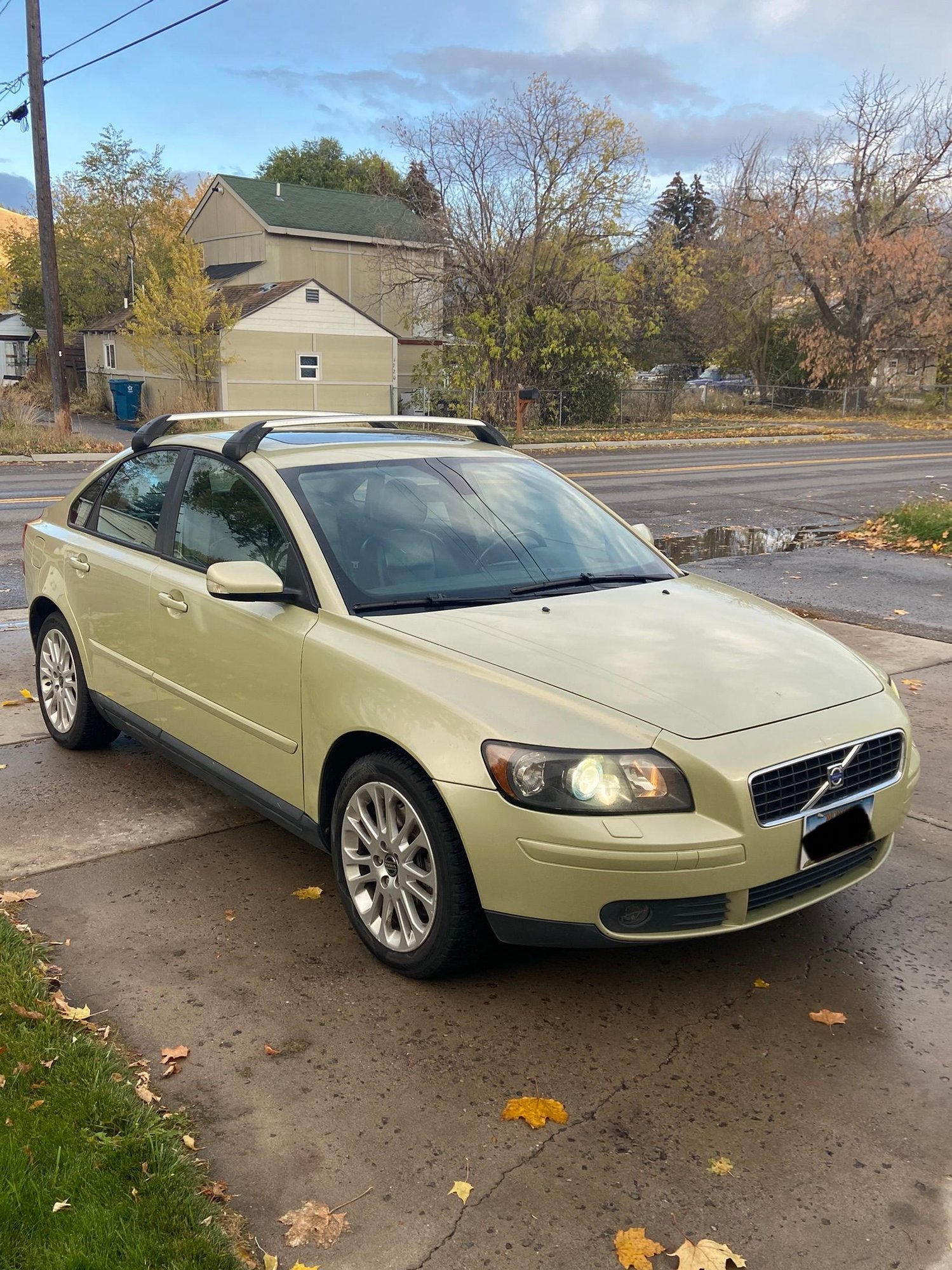 2005 Volvo S40 - 2005 s40 t5 - Used - VIN YV1MH682252081169 - 192,000 Miles - 5 cyl - AWD - Manual - Sedan - Gold - Missoula, MT 59801, United States