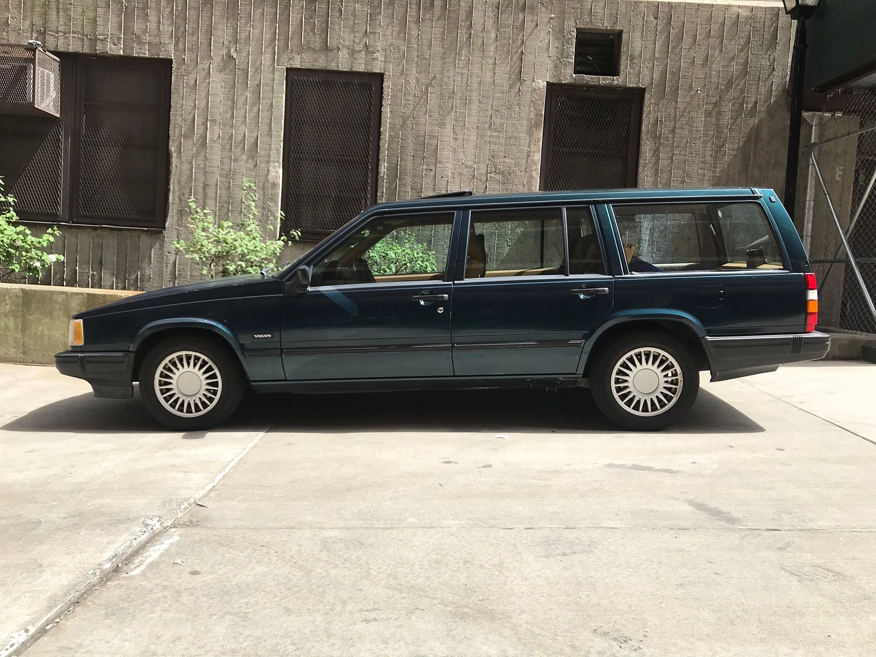1994 Volvo 940 - FS: 1994 940T wagon with 142K miles; well-maintained - Used - VIN YV1JW8619R3124713 - 4 cyl - 2WD - Automatic - Wagon - Blue - New York, NY 10032, United States