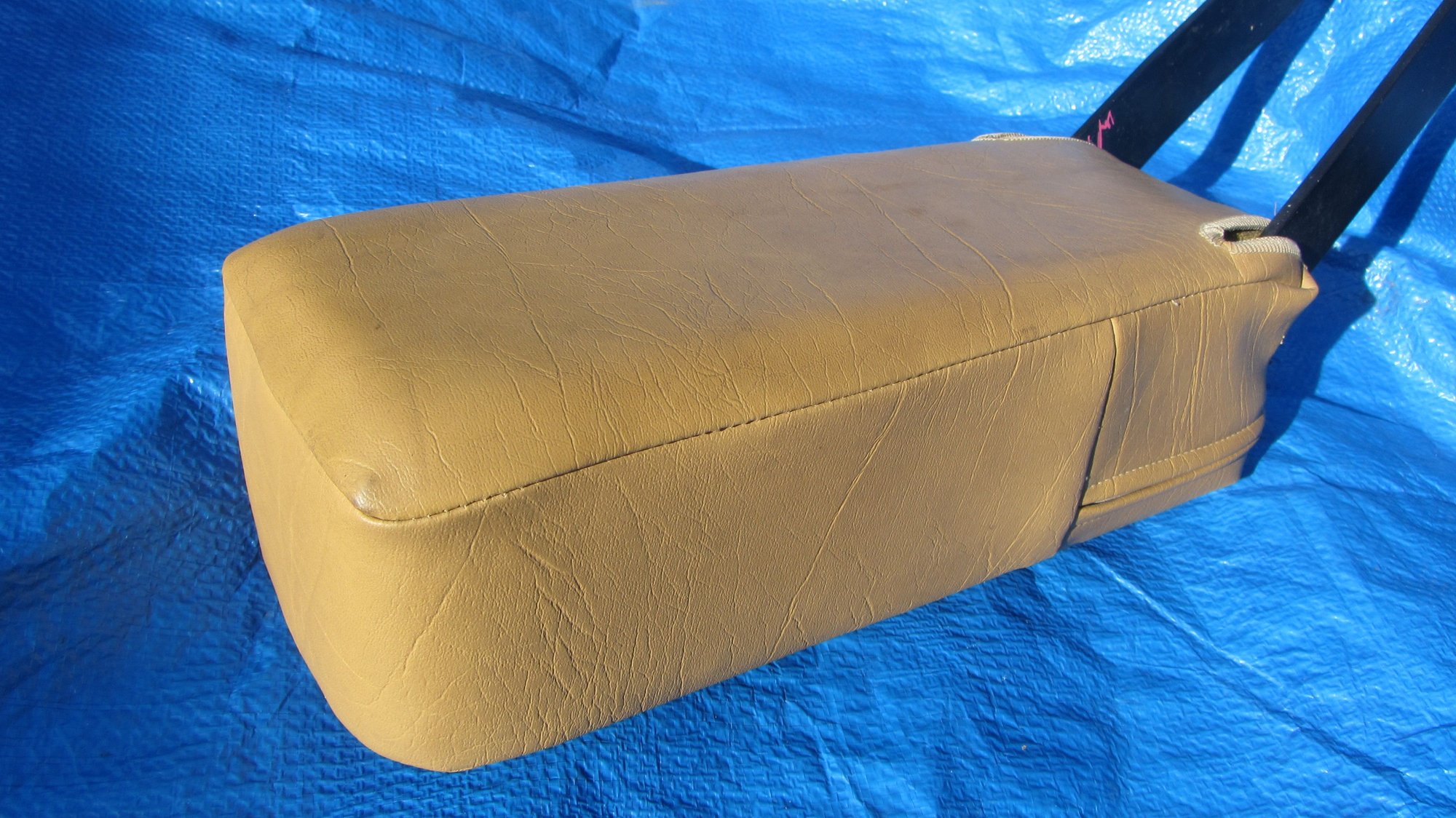 Interior/Upholstery - Volvo 240 244 245 OEM Vinyl Sedan Wagon Tan Center Console Super Rare Armrest - Used - 1980 to 1993 Volvo 240 - Sacramento, CA 95832, United States