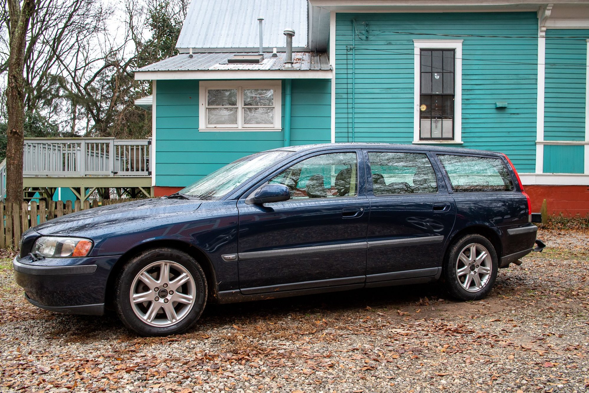 2003 Volvo V70 - 2003 Volvo V70 2.4L - Used - VIN YV1SW61T232328216 - 183,876 Miles - 5 cyl - 2WD - Automatic - Wagon - Blue - Athens, GA 30601, United States
