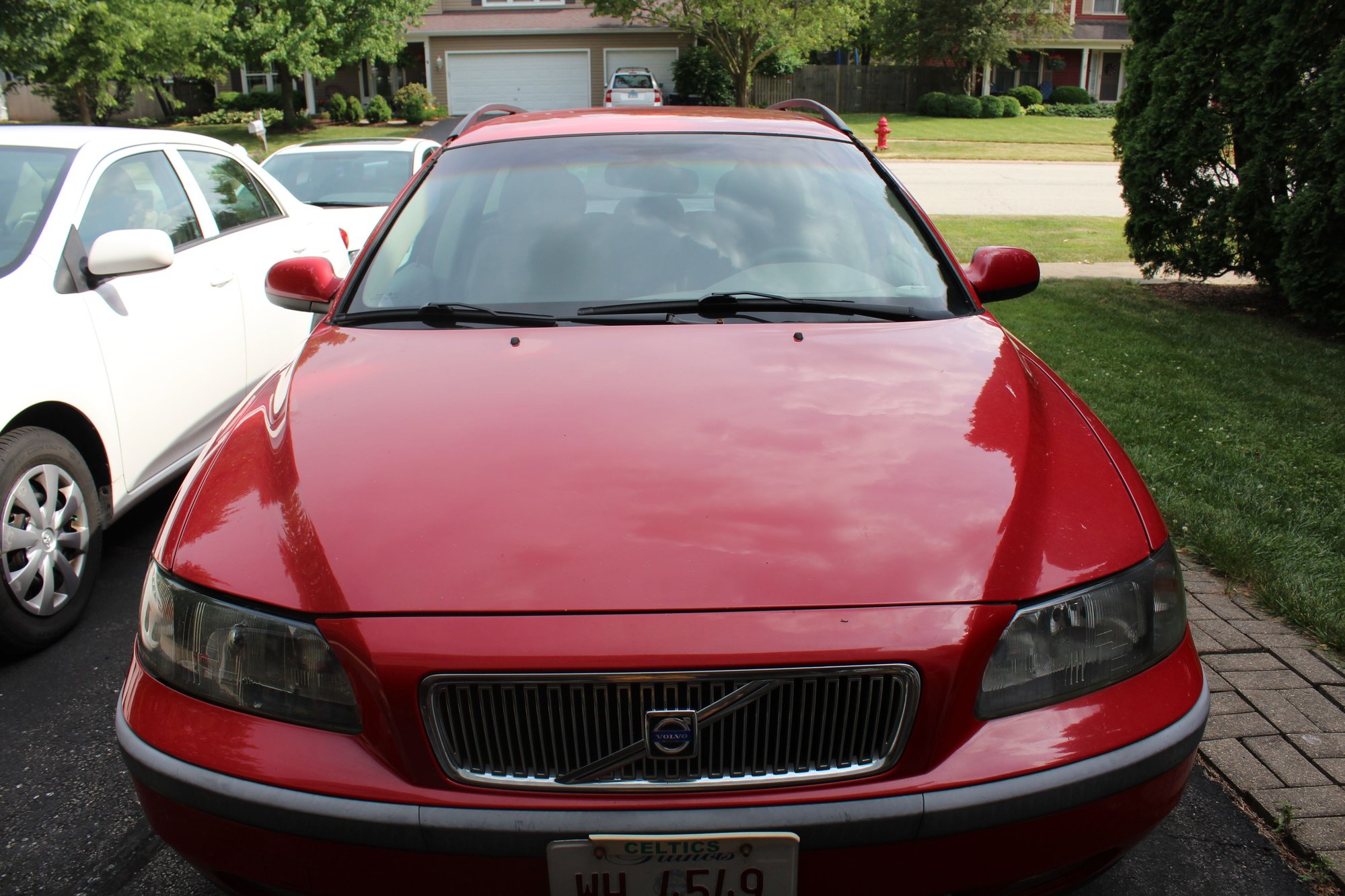 2002 Volvo V70 - Volvo V70 T5 Manual Transmission 2002 235k miles - Used - VIN YV1SW53D221184061 - 235,000 Miles - 5 cyl - 2WD - Manual - Wagon - Red - Plainfield, IL 60544, United States