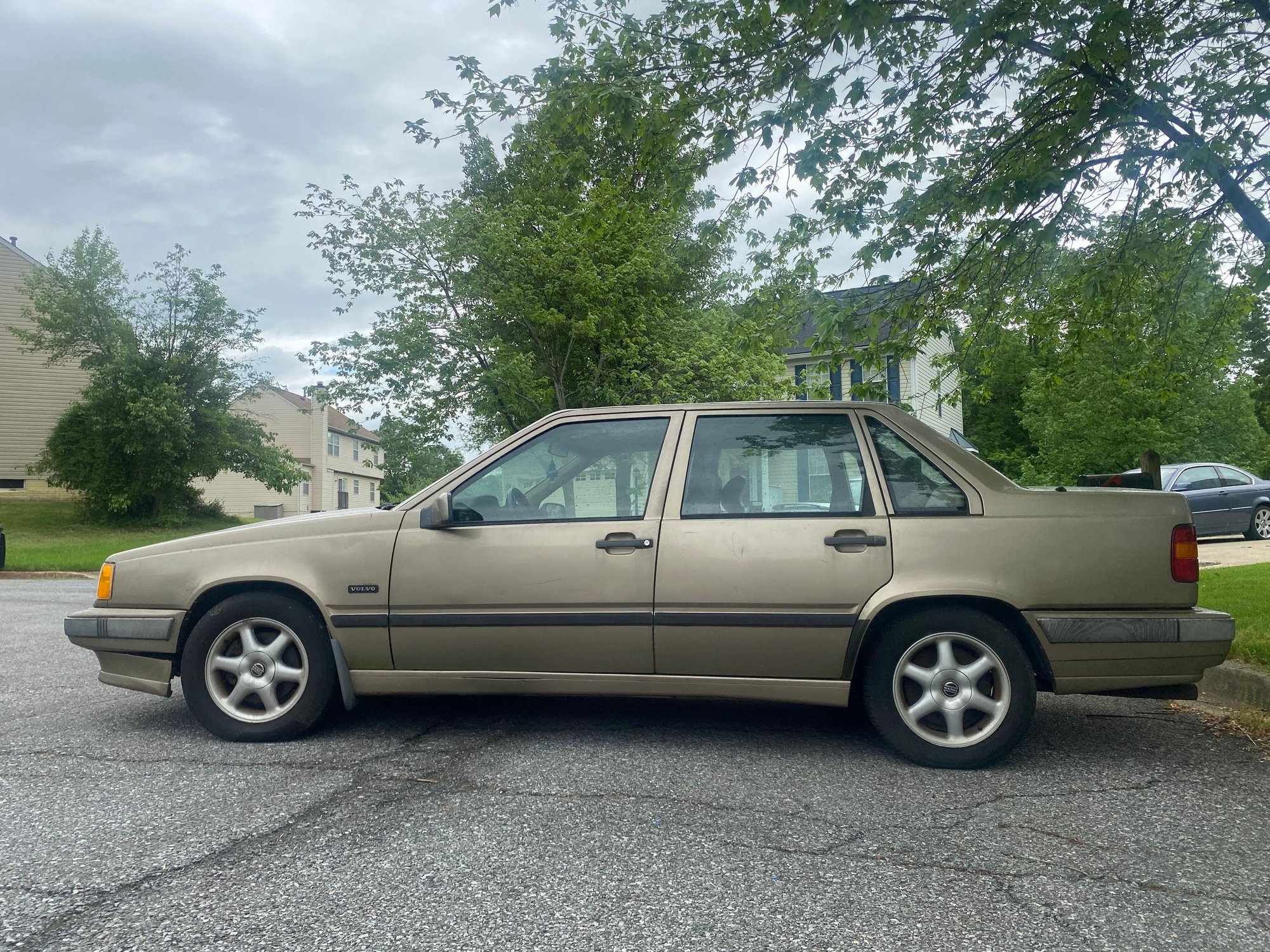 1993 Volvo 850 - 1993 Volvo 850 GLT - Used - VIN YV1LS5502P2091858 - 122,872 Miles - 5 cyl - 2WD - Automatic - Sedan - Gold - Glenn Dale, MD 20706, United States