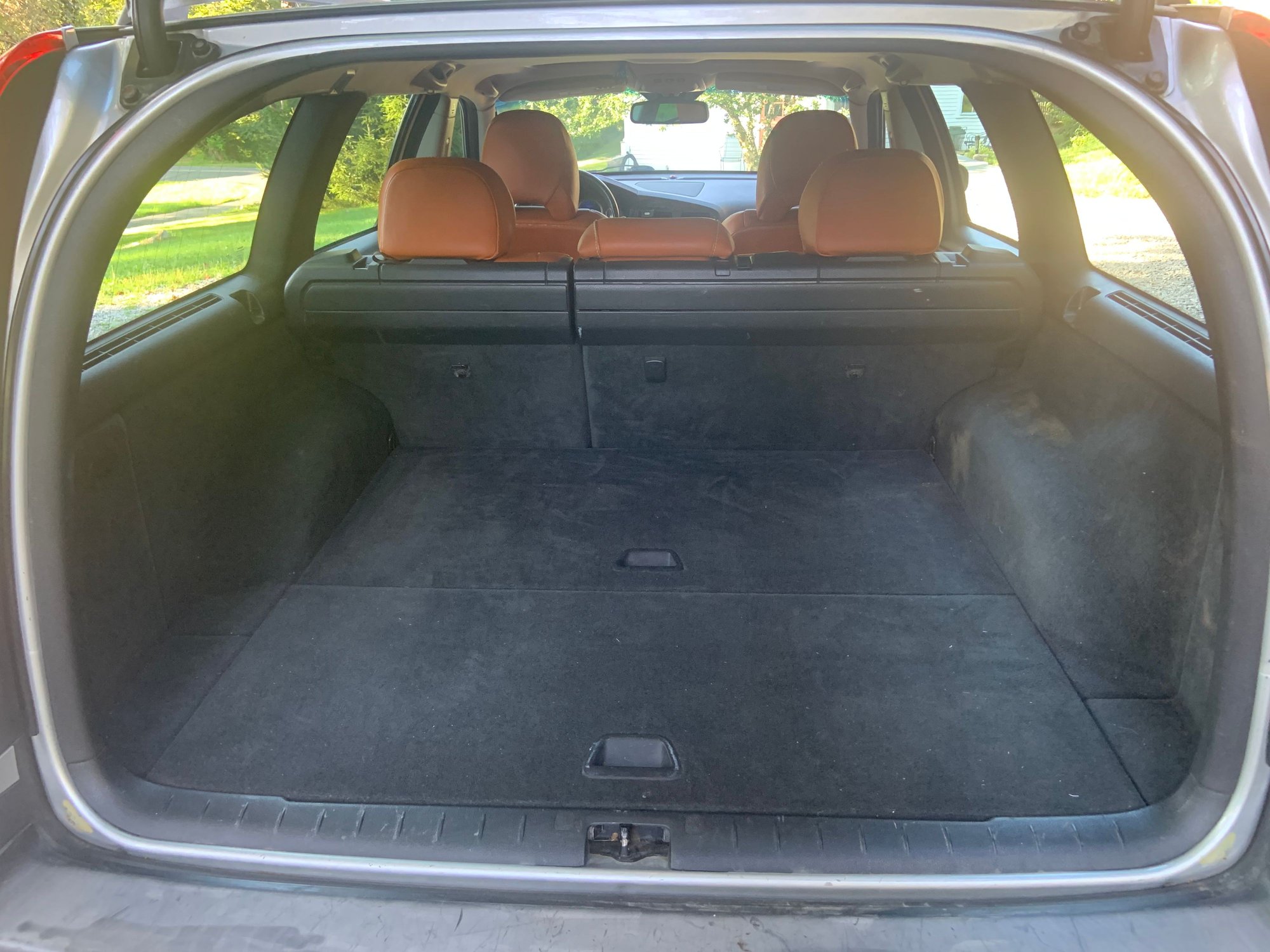 2004 Volvo V70 - 2004 V70 R  6 speed stick $5,500 needs work but looks good - Used - VIN YV1SJ52Y842449923 - 208,000 Miles - 5 cyl - AWD - Manual - Wagon - Silver - Middletown, CT 06457, United States