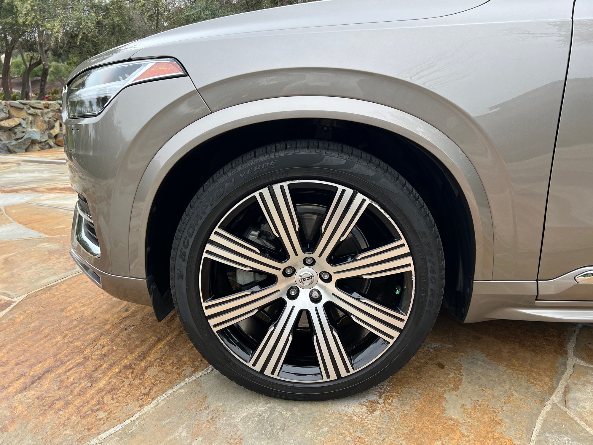 2020 Volvo XC90 - 2020 Volvo XC90 T6 Inscription 6 Passenger 28K Miles Original Owner Meticulously Main - Used - VIN YV4A221L0L1565685 - 29,000 Miles - 4 cyl - AWD - Automatic - SUV - Gray - San Diego, CA 92127, United States