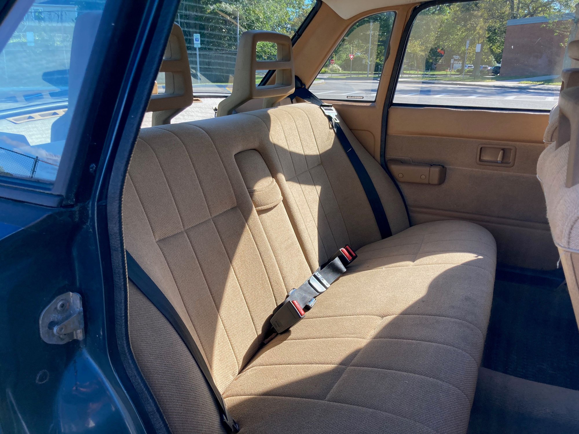 1993 Volvo 240 - 1993 Volvo 240 - Used - VIN YV1AS8804XXXXXXXX - 4 cyl - 2WD - Automatic - Sedan - Other - East Northport, NY 11731, United States