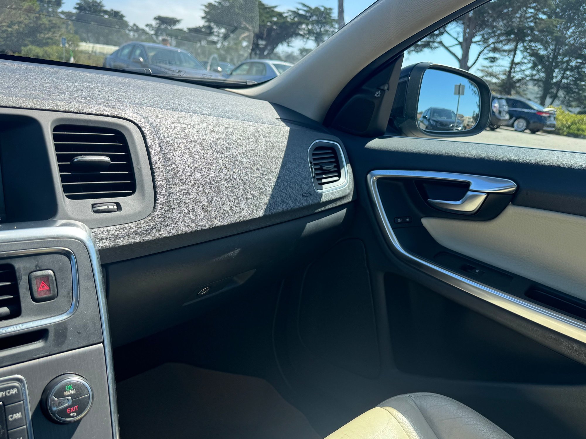 2011 Volvo S60 - 2011 Volvo S60 T6 - Used - VIN YV1902FH3B2014640 - 85,000 Miles - 6 cyl - AWD - Automatic - Sedan - Black - San Francisco, CA 94127, United States