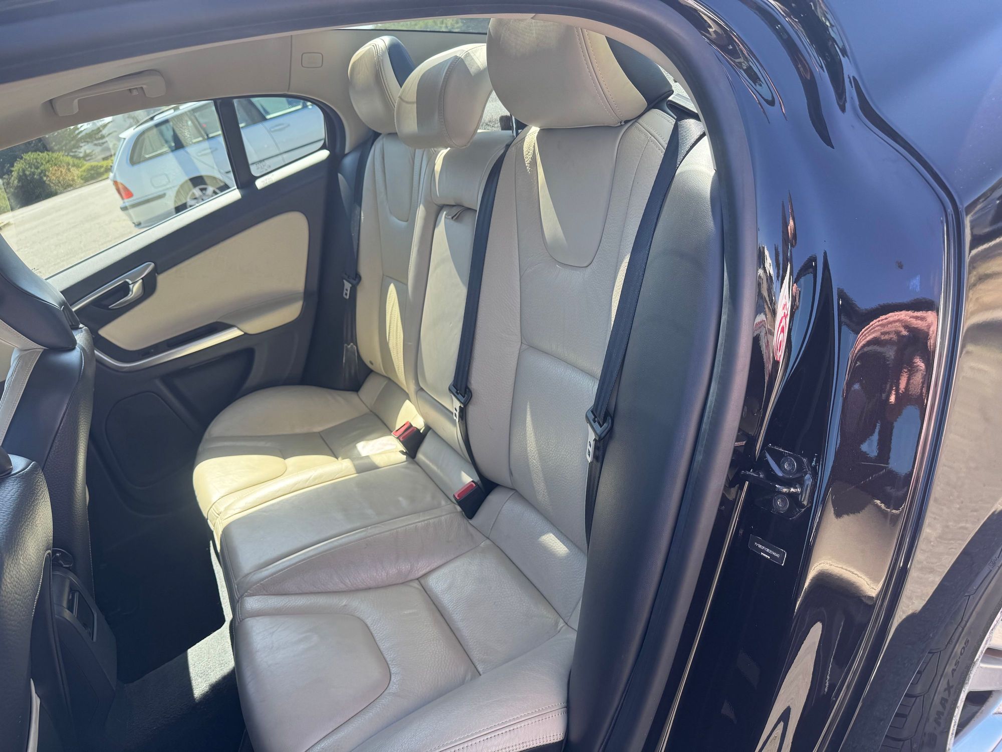 2011 Volvo S60 - 2011 Volvo S60 T6 - Used - VIN YV1902FH3B2014640 - 85,000 Miles - 6 cyl - AWD - Automatic - Sedan - Black - San Francisco, CA 94127, United States