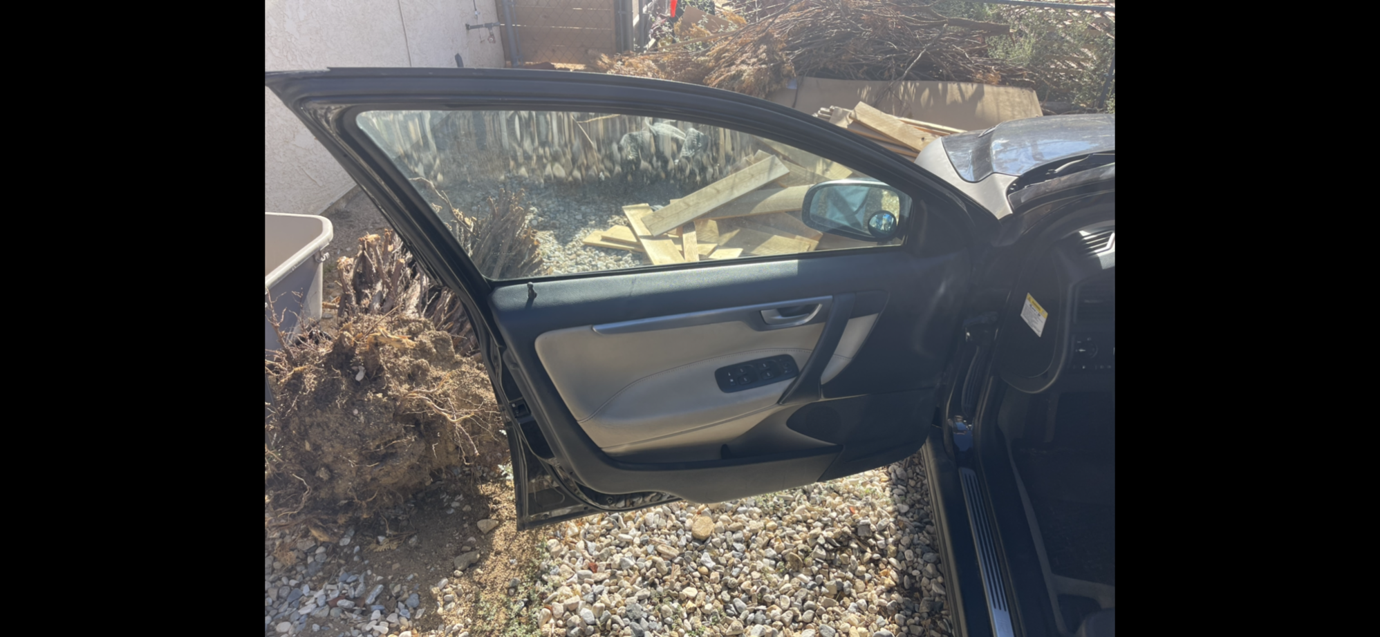 2003 Volvo V70 - Must sale quick - Used - VIN YV1SJ52Y242374992 - 280,000 Miles - 5 cyl - AWD - Automatic - Wagon - Beige - Yucca Valley, CA 92284, United States