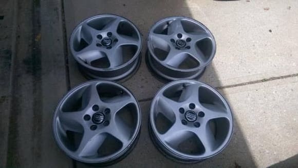 Upgraded to 16" Columbias with 205/50-R16 General G-MAX as-03. Good tires for daily driving, not suitable for autocross.
