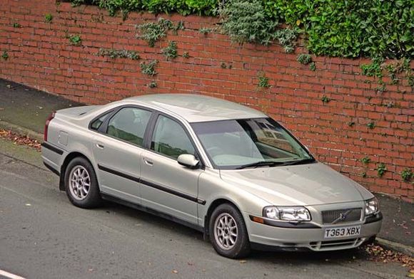 First pic of 'Sadie the S80' parked outside my house :-)