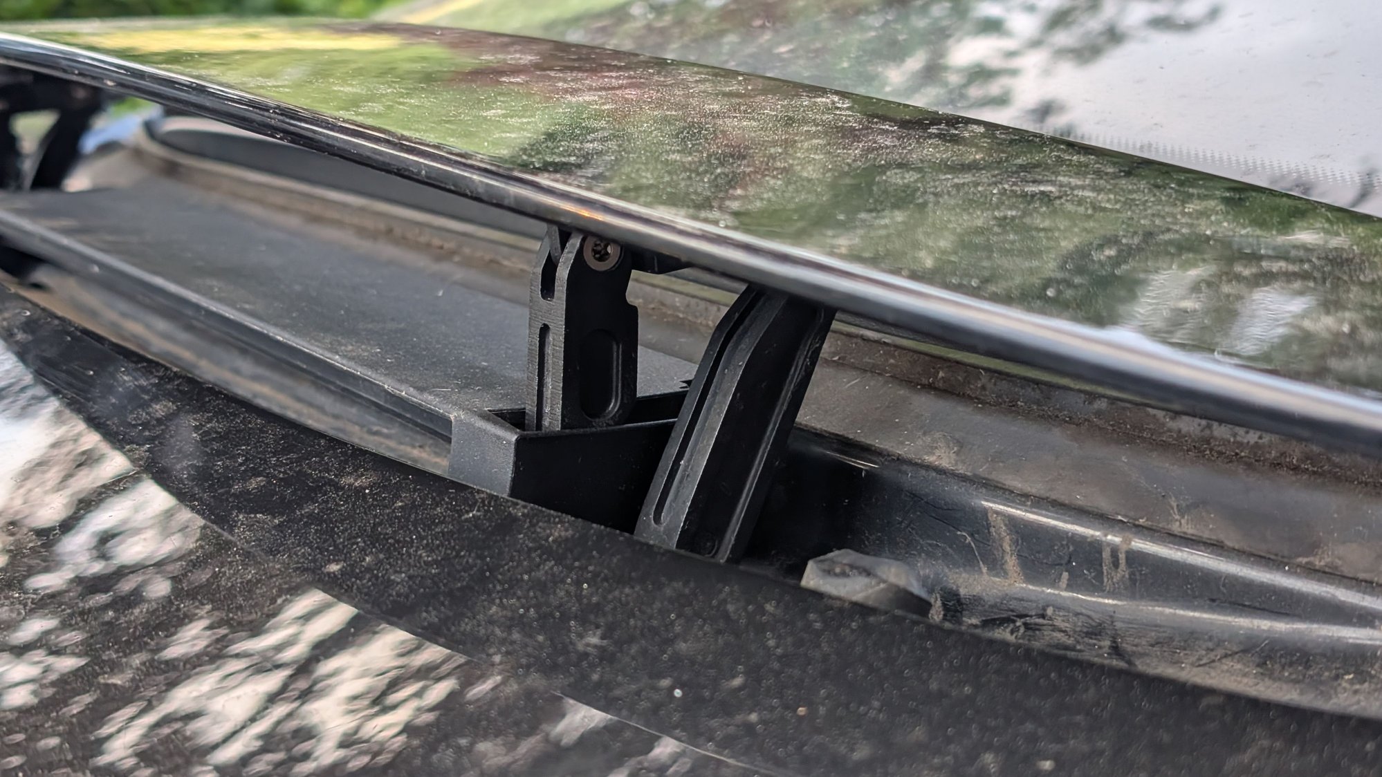 Is this as far as the spoiler opens (manually until I get it working)?