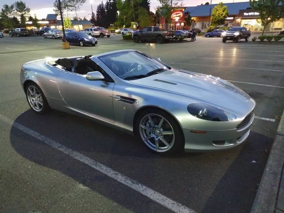 Here is the picture from the Ebay ad.  These are pretty cars!