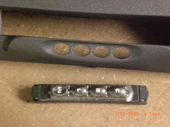 Left sill &amp; seat memory buttons