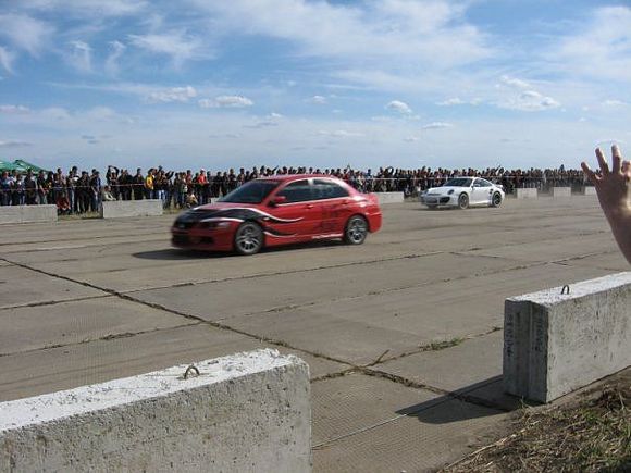 MY EVO breaking the Porsche by Techart
my time was 10.6
now my EVO run 9.28sec:)