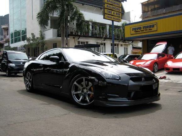 r35 Jakarta