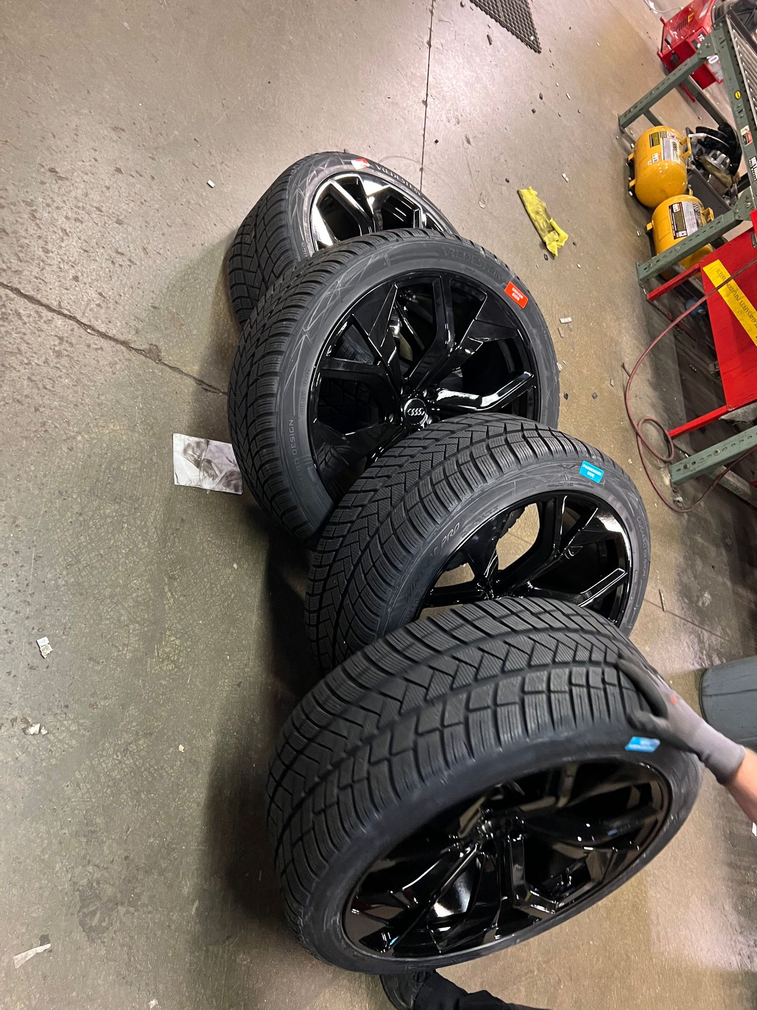 AUDI Q8 / RSQ8 Winter Wheel Complete Package! Mint Condition