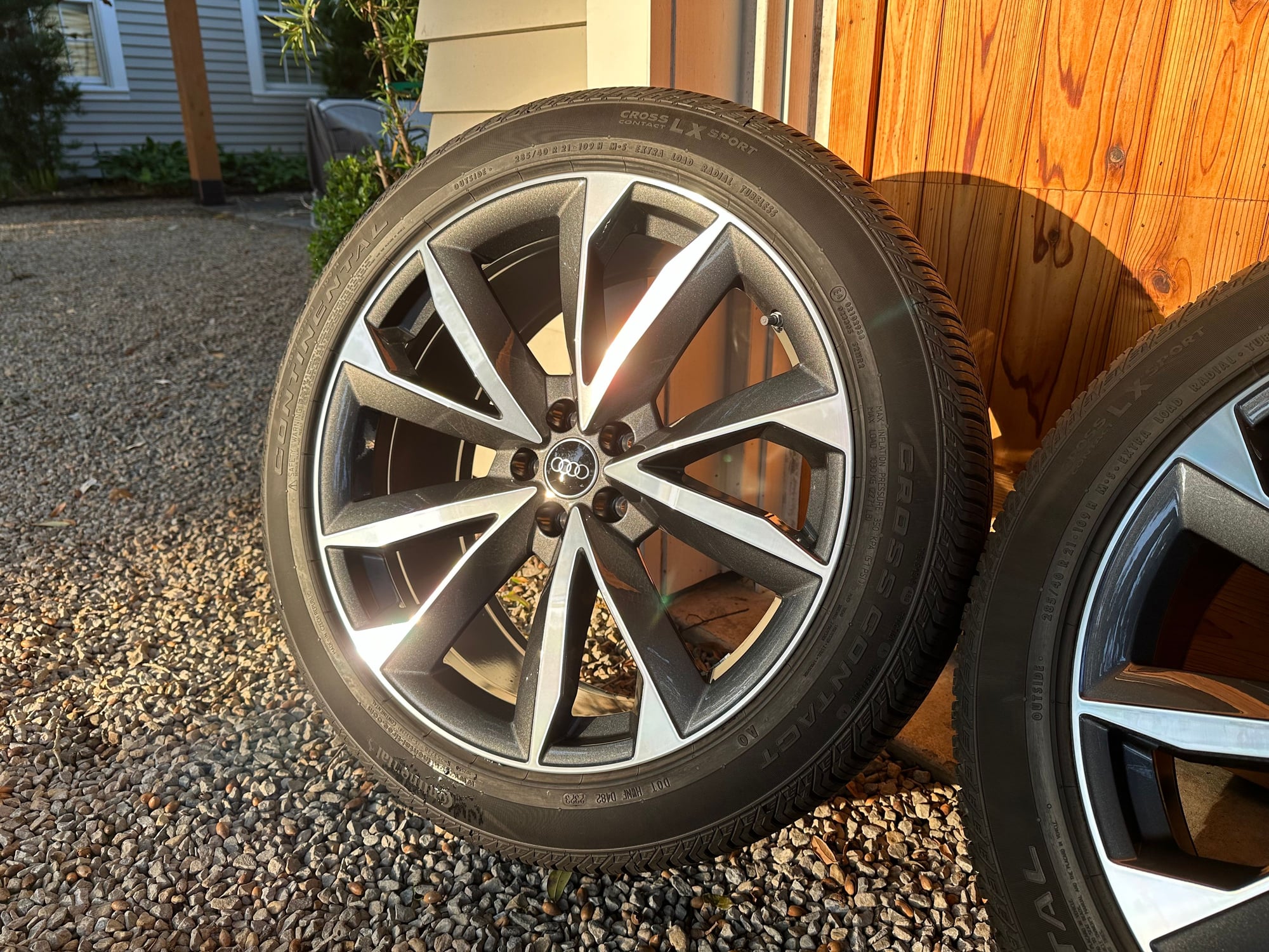 Wheels and Tires/Axles - 21 x 9.5" ET31 5 V Double Spoke SQ7 Wheels and Tires - 165 Miles Only! Houston, Texas - Used - -1 to 2025  All Models - -1 to 2025  All Models - Houston, TX 77018, United States
