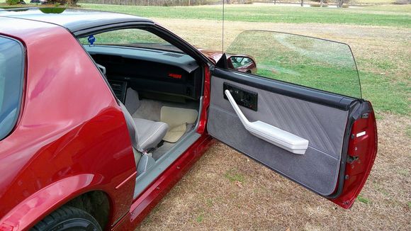 Sorry I don't have any interior shots at the moment but the car looks as good as the door and trunk do 