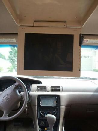 2 Screens! 7in Touch &amp; 15in Flip Down