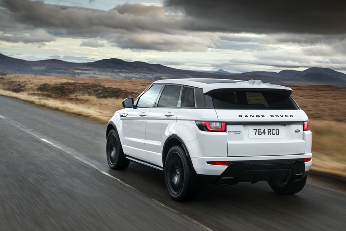 When It Debuted In 2017 The Evoque Took World By Storm With Its Striking Angular Looks Victoria Beckham Even Designed A Special Edition