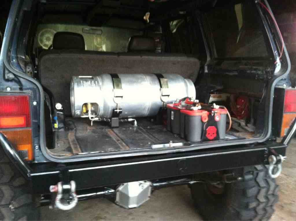 2014 jeep grand cherokee fuel tank float location
