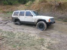 4wd 3.5" lift w/ cut fenders n' 32s