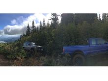 Same trip up to the top of the abandoned ski hill. That’s my buddies SASd Tacoma. Absolutely wicked truck. Trailgear rock assault front housing, ARB feont locker, Detroit rear, 4.88s, 35s, etc.