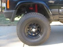 32" procomp / 2" skyjacker spacer / 3" skyjacker springs / skyjacker nitro shocks / rough country quick disconnects