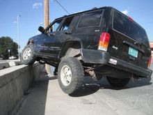 XJ flexxin with new lift and some shitty KM2's
