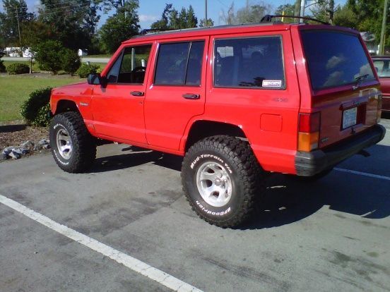 The new wheels/tires...went from the black steelers with 31*10.50's to some aluminum and 33*12.50's.....