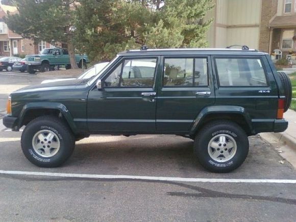 Now to lift it. 3" BDS suspension with new rear leafs and new coils up front.