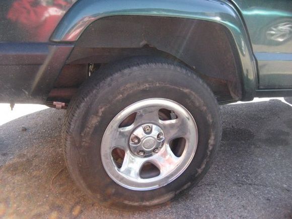Kendall's Jeep lift and tires that came with jeep