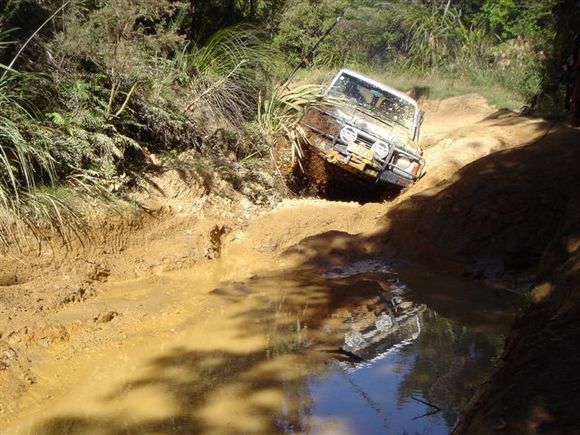 THOMSONS TRACK MAR 08 021[1] The big Diesel goin at it and another Winch out.