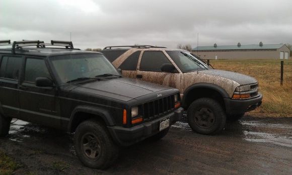 racing my friends chevy blazer ZR2.... i won!
