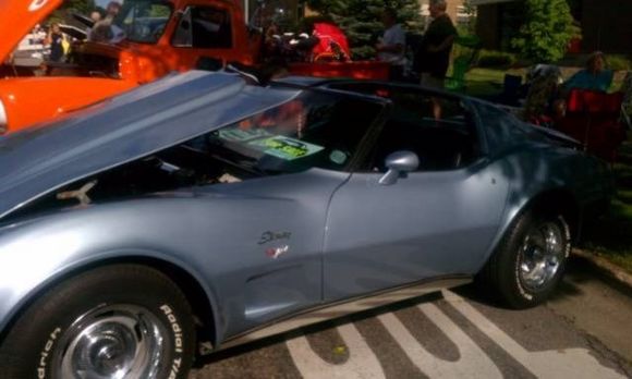 77 T-top stingray with a 350.... oooooooooh. She'd be perfect painted candy apple red. Someday, she will be mine.