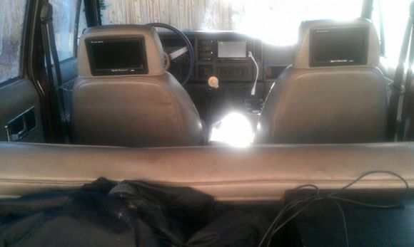 head unit and lcd's in head rests