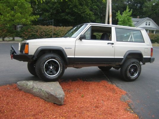 its only a 2inch lift with 225's