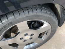 The black brackets and calipers blend in nicely 