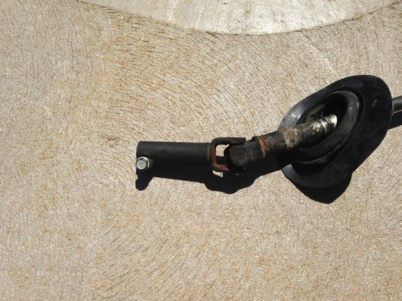 This was the original from Oldblue, the shaft was dry and the yoke was sticking. 