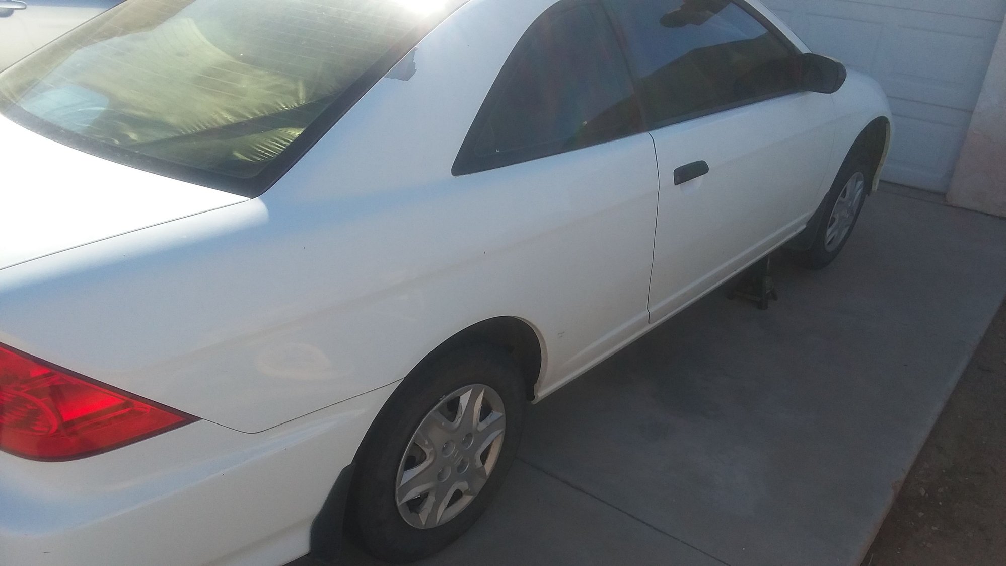 2004 Honda Civic - 2004 civic Mechanic Special - Used - VIN 1HGEM22354L075666 - 237,179 Miles - 4 cyl - 2WD - Automatic - Coupe - White - Kingman, AZ 86409, United States