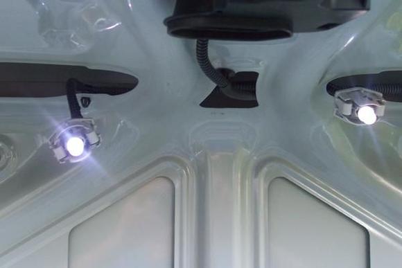 tag light bulbs2