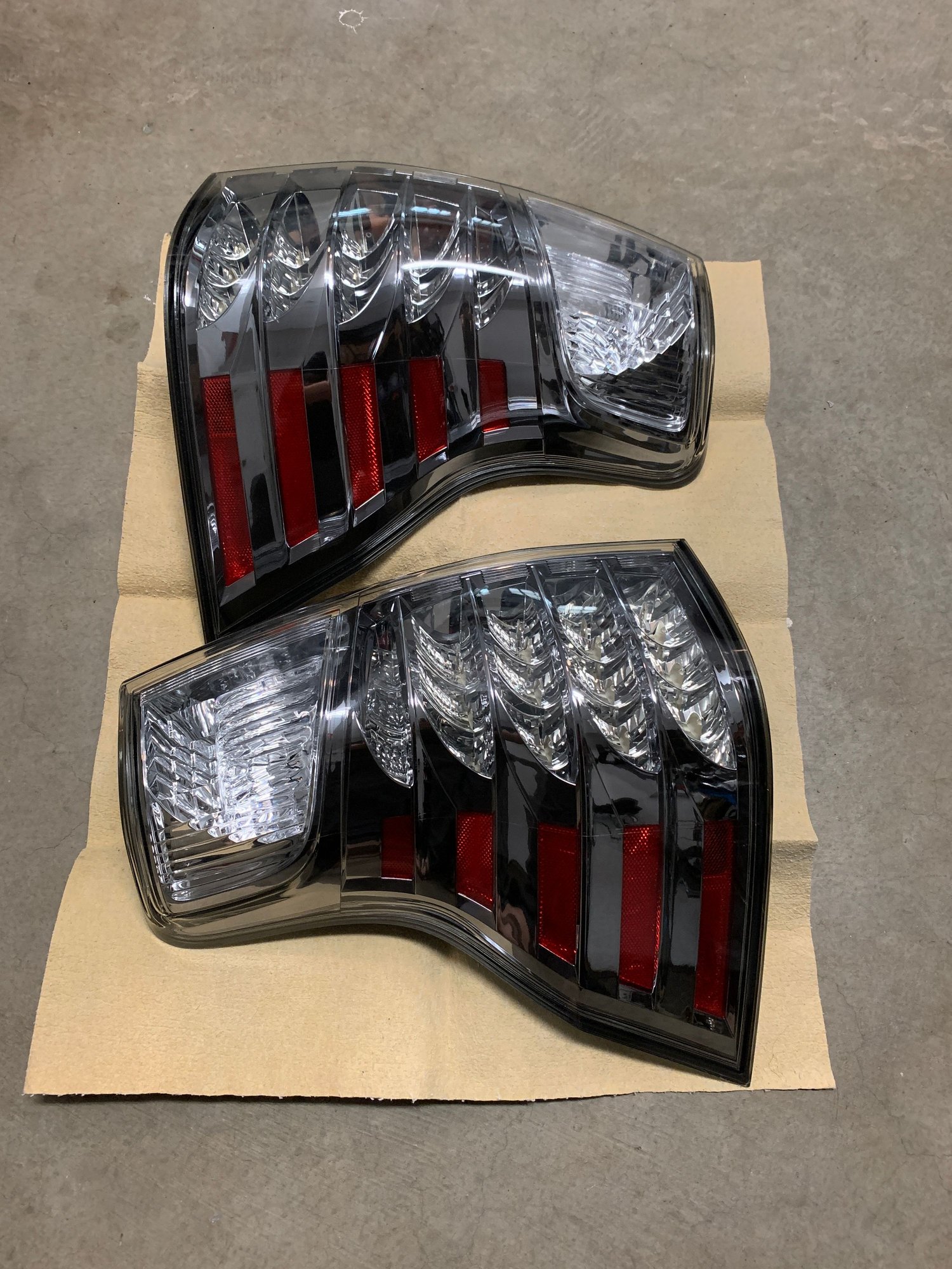 20102019 GX460 Tail lights ClubLexus Lexus Forum Discussion